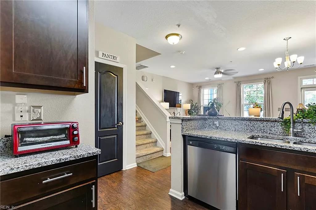 309 Waterside DR #37, HAMPTON VA 23666 thumb 10