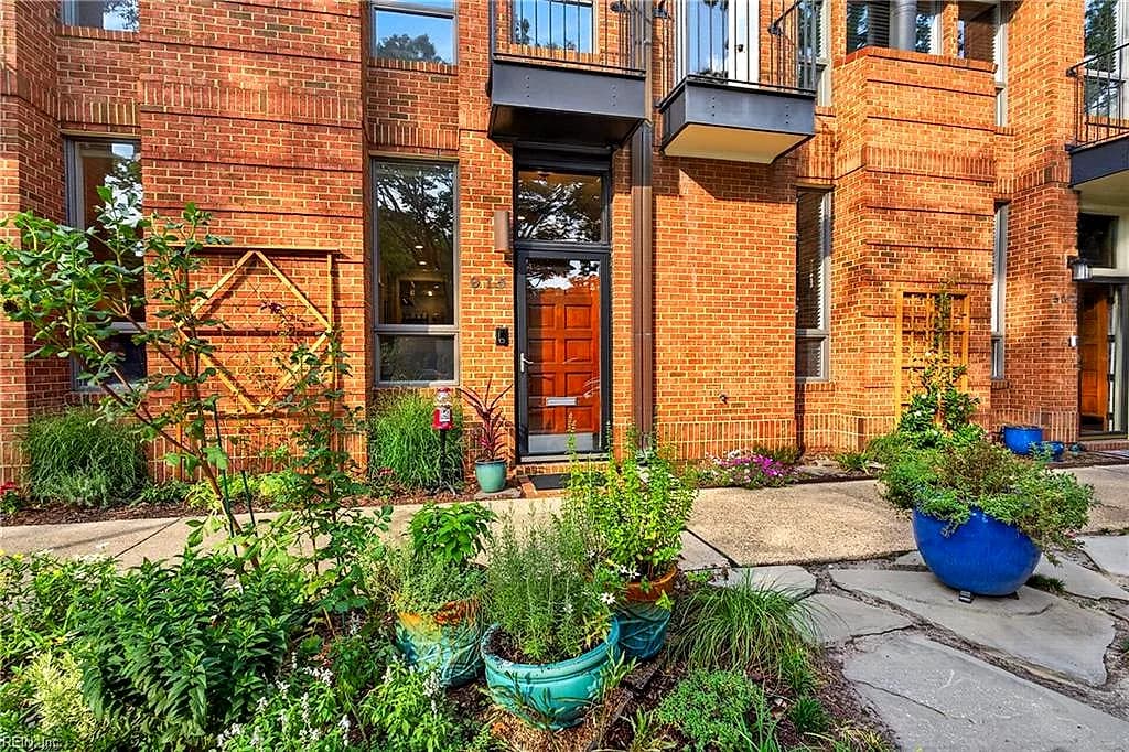 915 Botetourt GDNS, NORFOLK VA 23507 thumb 7