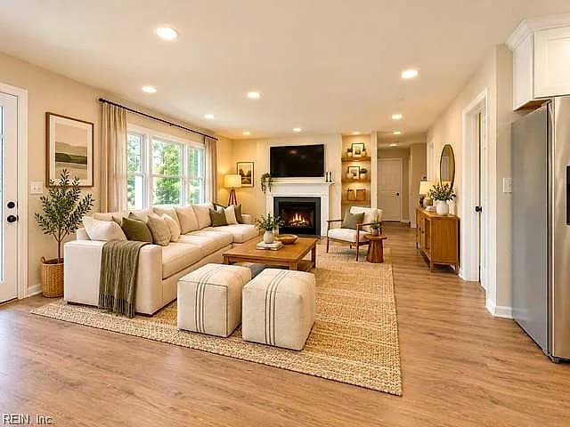 701 Forrest DR, NEWPORT NEWS VA 23601 - Photo 4
