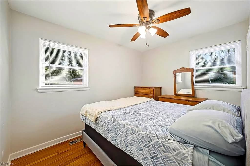 553 Summers DR, NORFOLK VA 23509 thumb 11