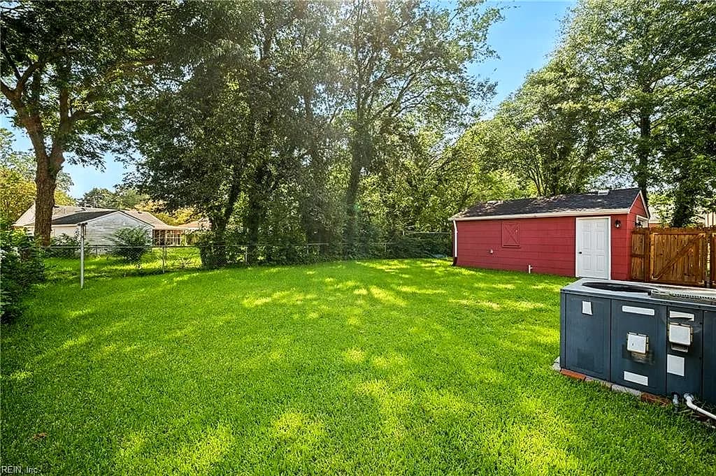 553 Summers DR, NORFOLK VA 23509 thumb 12