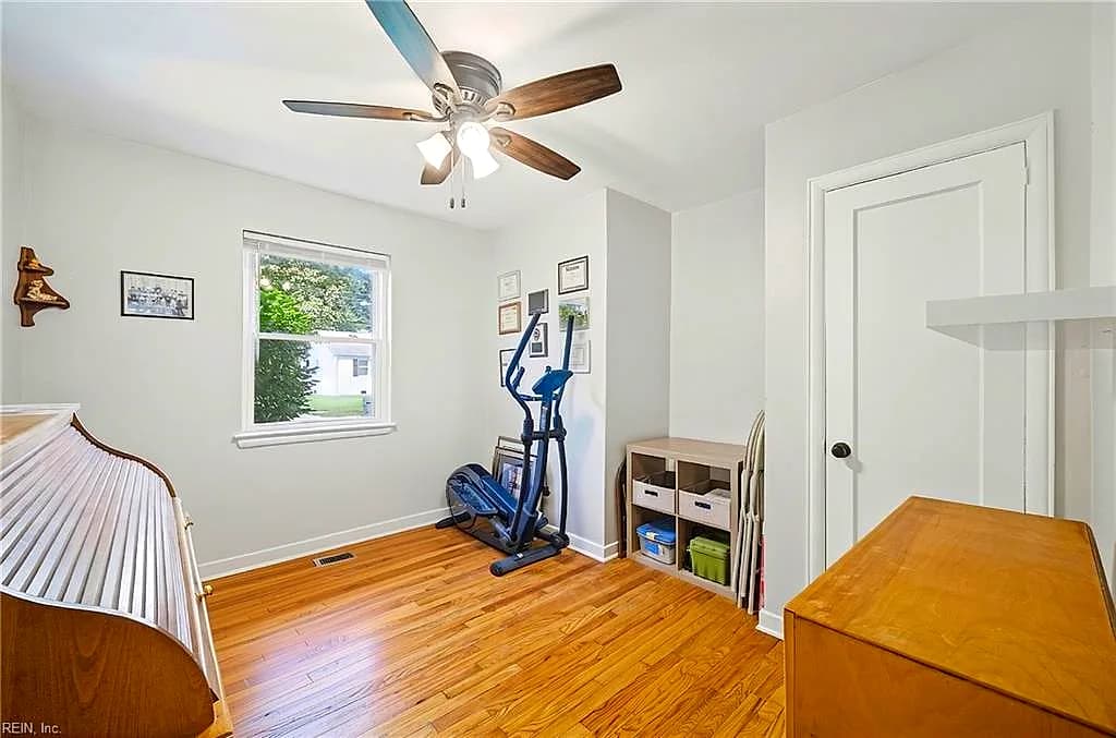 553 Summers DR, NORFOLK VA 23509 thumb 10
