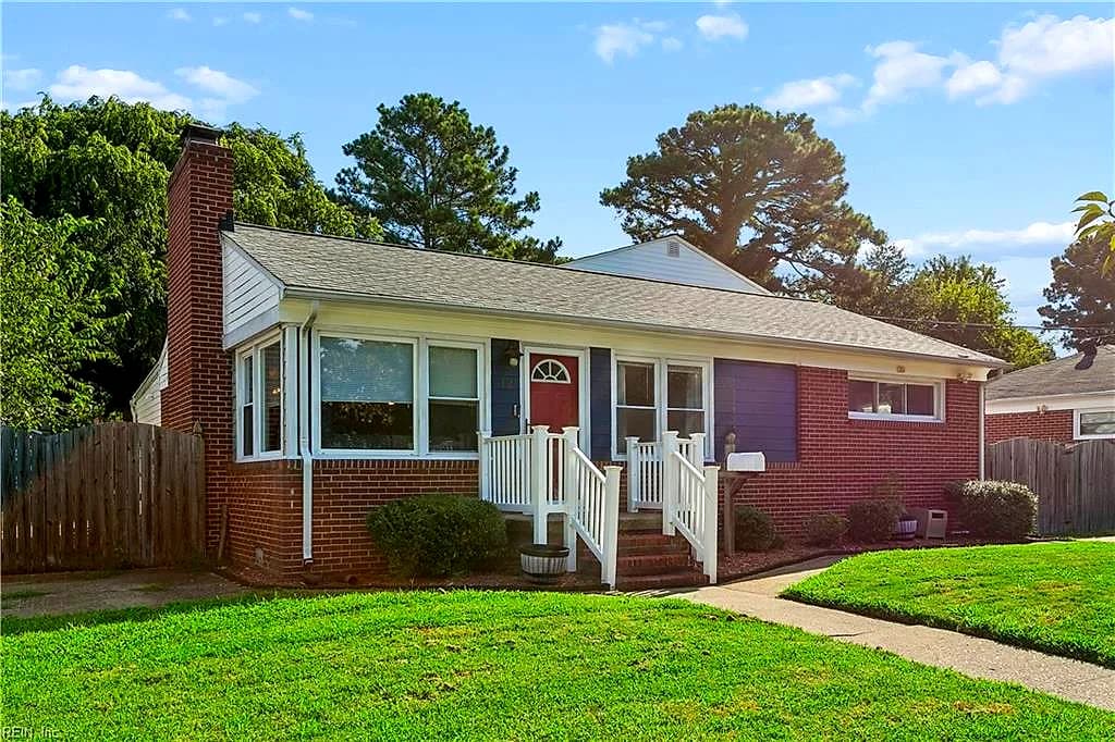 12 Markham DR, HAMPTON VA 23669 - Photo 3