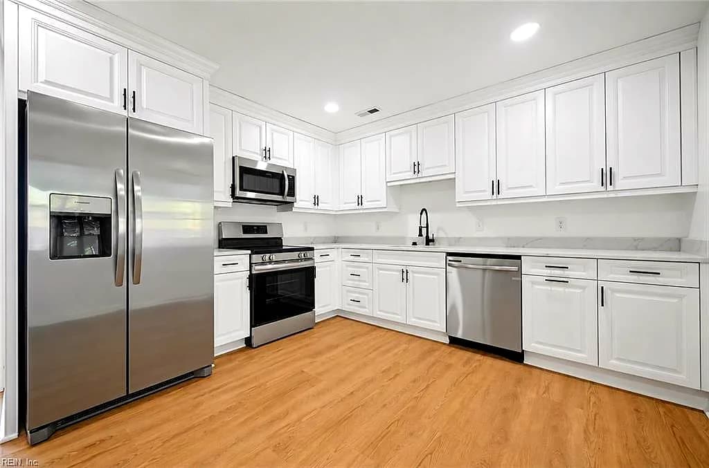 121 Phillips LN, NEWPORT NEWS VA 23602 thumb 12