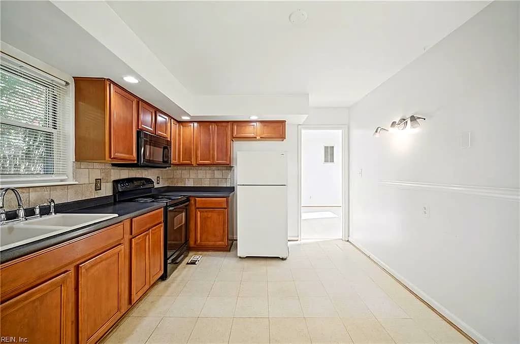 2205 Hilton CT, CHESAPEAKE VA 23324 thumb 12