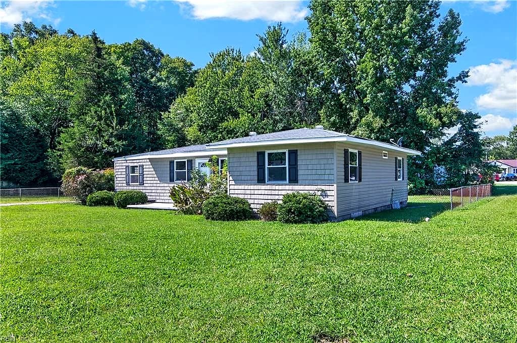 523 Reddick RD, NEWPORT NEWS VA 23608 - Photo 3