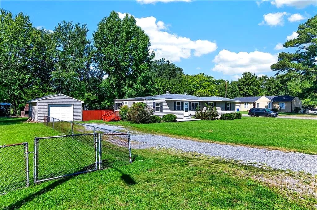 523 Reddick RD, NEWPORT NEWS VA 23608 - Photo 4