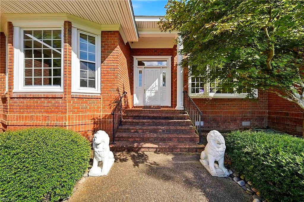 2329 Centerville TPKE S, CHESAPEAKE VA 23322 - Photo 4