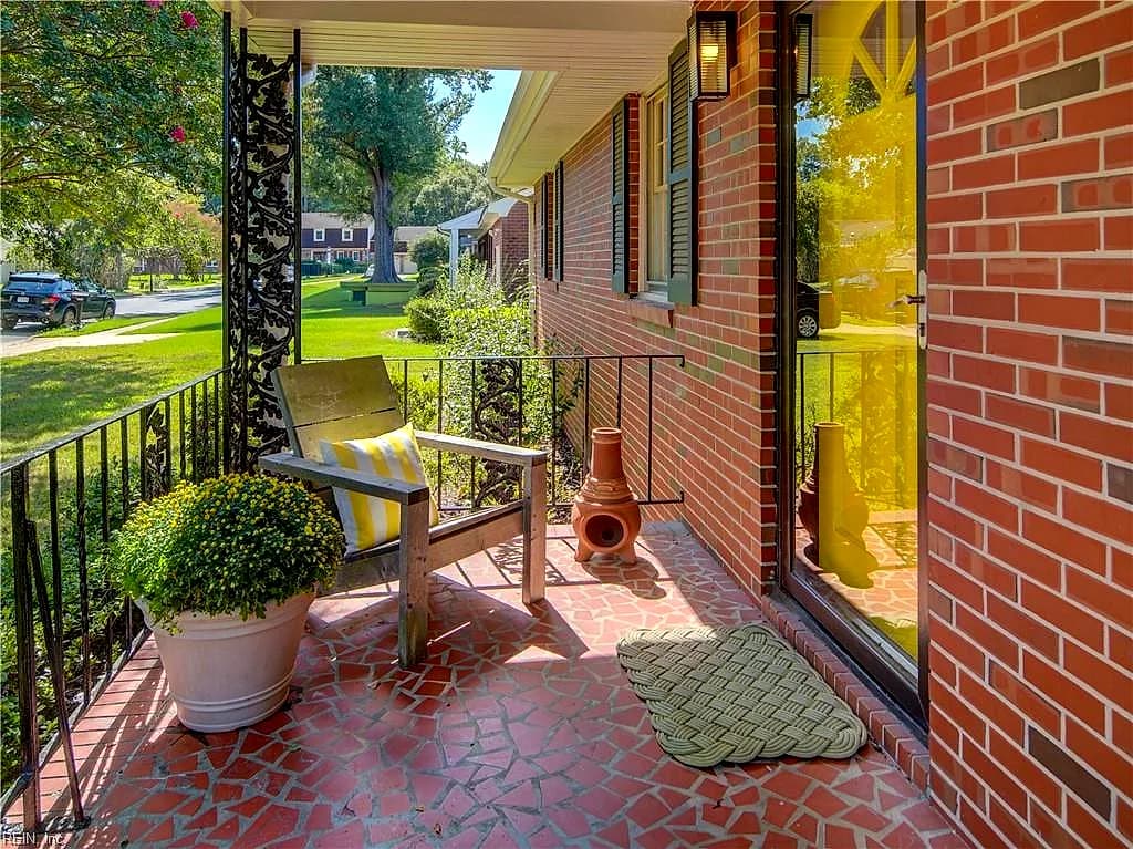 6813 Pallister RD, NORFOLK VA 23518 - Photo 3