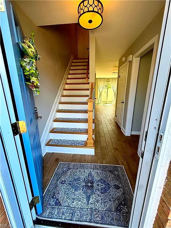 887 Elizabeth CT, VIRGINIA BEACH VA 23451 - Photo 3