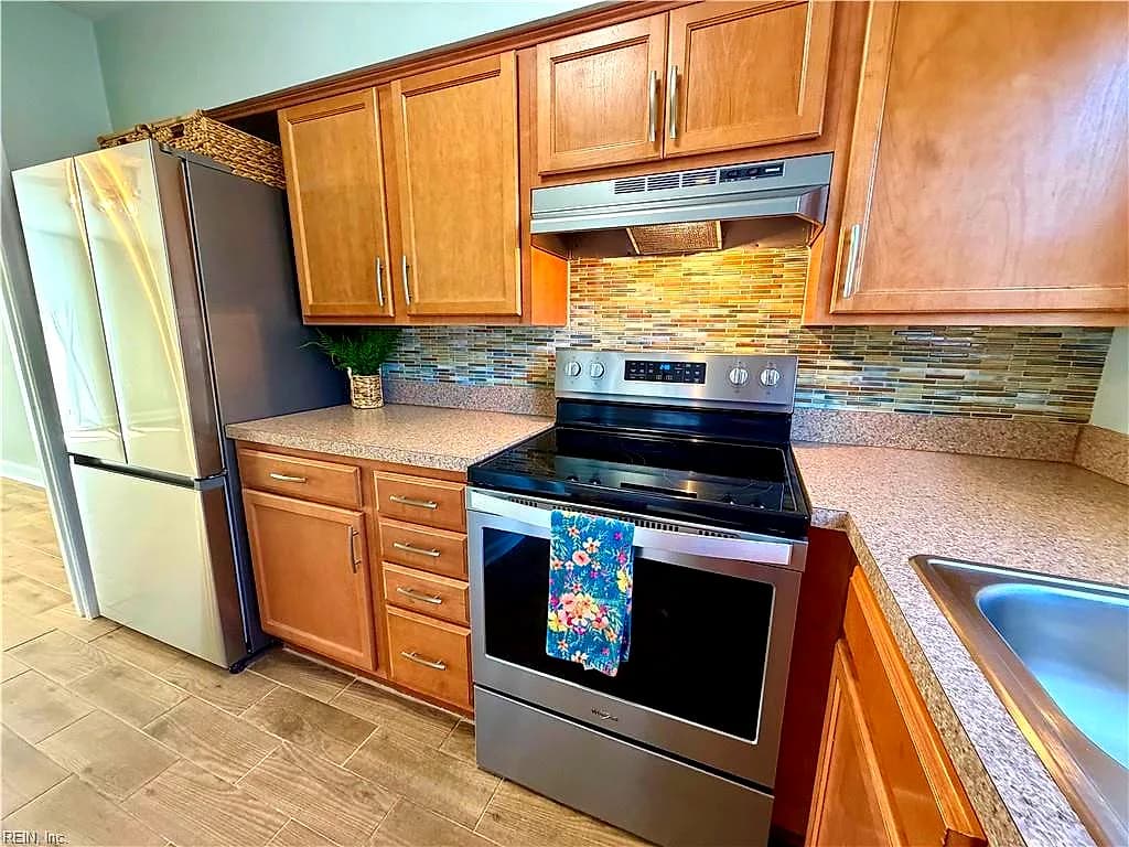887 Elizabeth CT, VIRGINIA BEACH VA 23451 - Photo 5