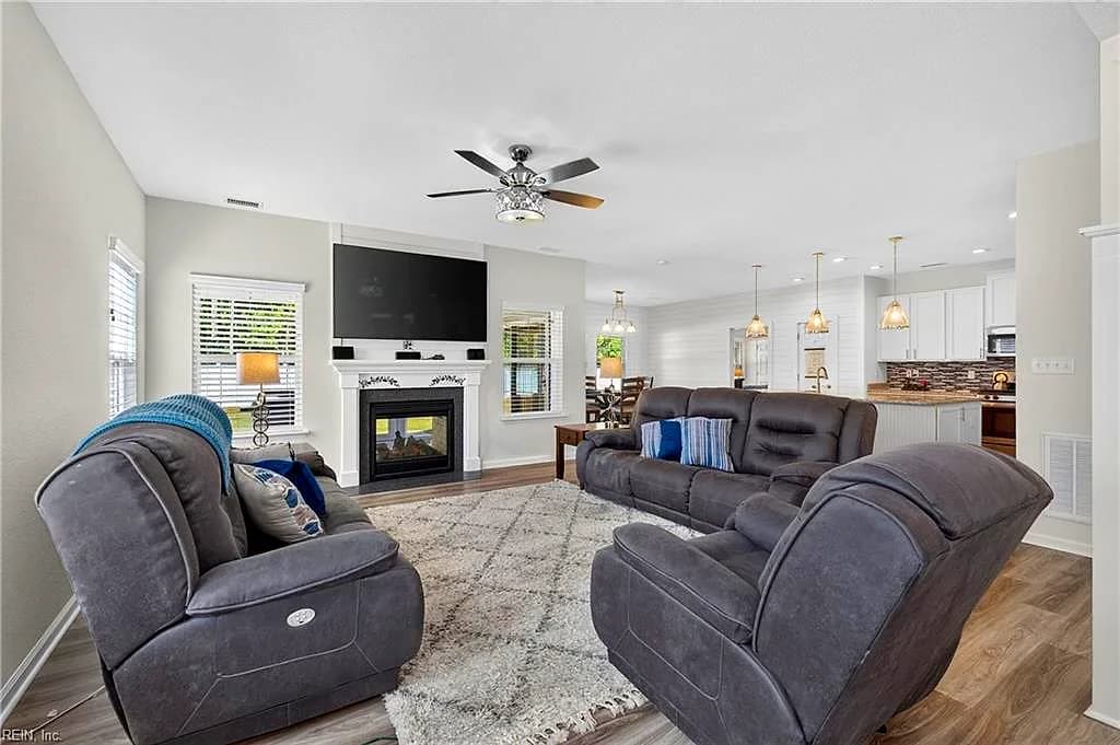2075 Heron's Point LN, SUFFOLK VA 23434 thumb 9