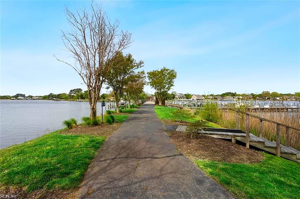 28 Sandie PT, PORTSMOUTH VA 23701 thumb 7