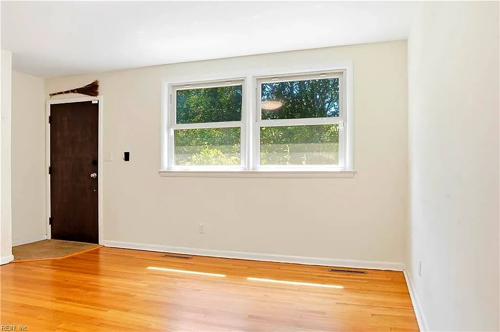 3 Battle RD, HAMPTON VA 23666 - Photo 4