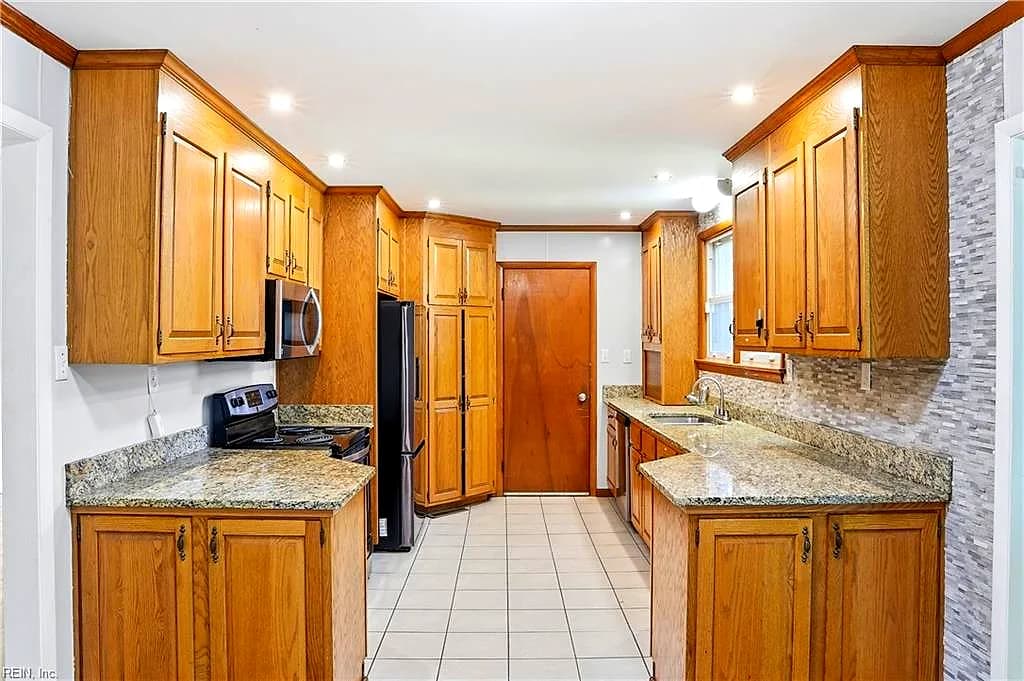 3 Battle RD, HAMPTON VA 23666 - Photo 5