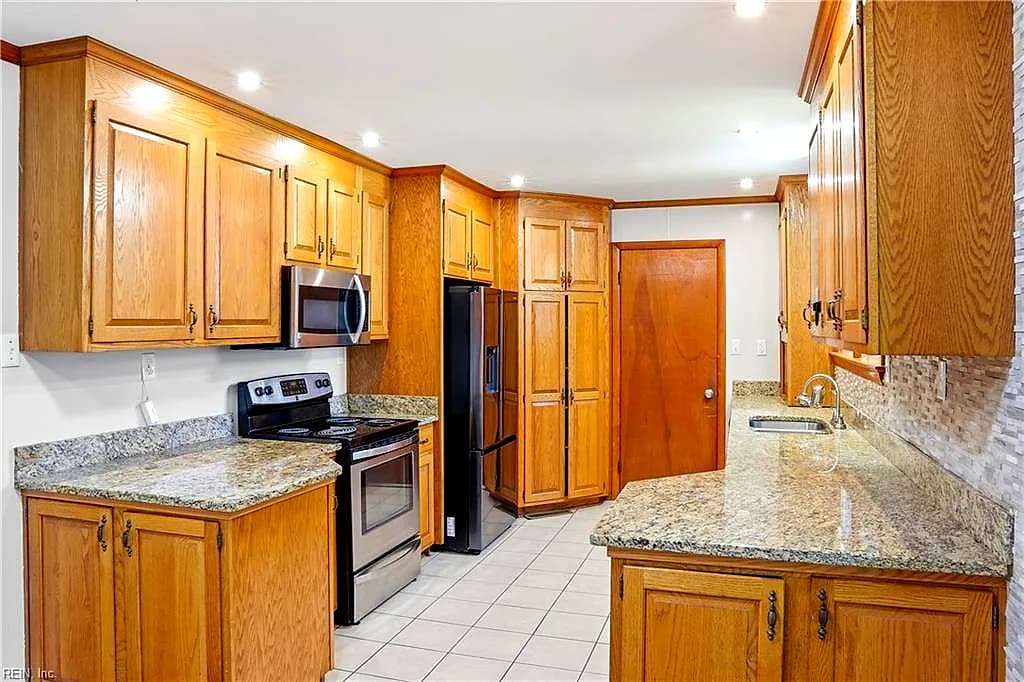3 Battle RD, HAMPTON VA 23666 thumb 6