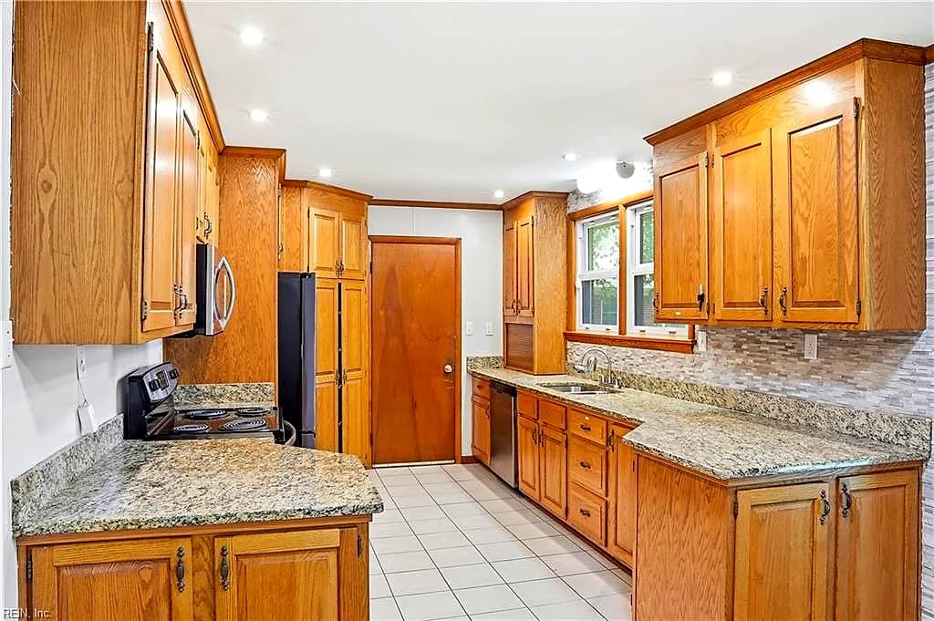 3 Battle RD, HAMPTON VA 23666 thumb 7