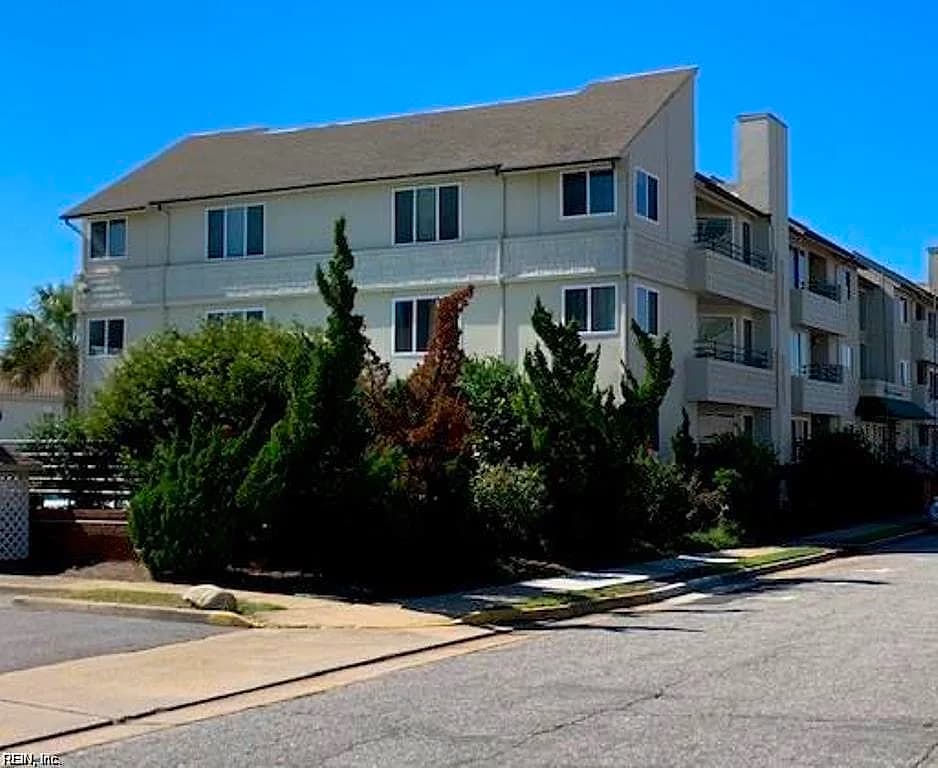 304 28th ST #202, VIRGINIA BEACH VA 23451 - Photo 2