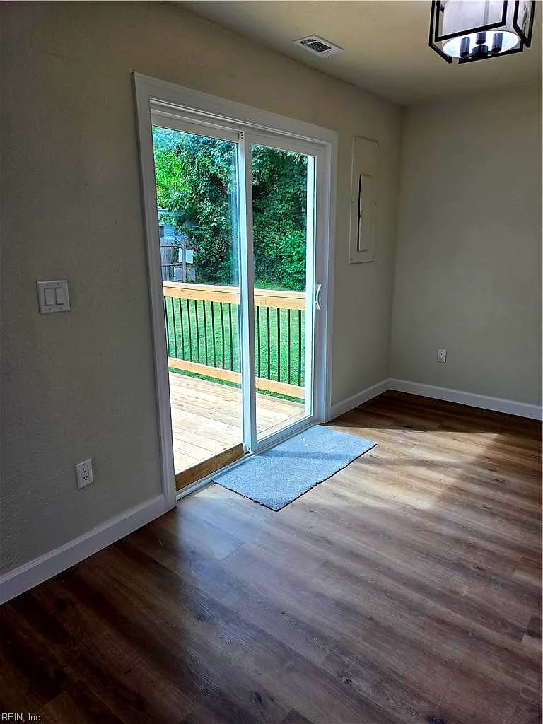321 Beacon Rd RD #Ave, PORTSMOUTH VA 23702 thumb 9