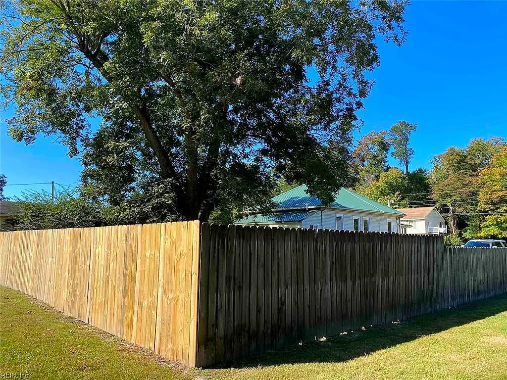 21464 Twin Hill LN, CARROLLTON VA 23314 thumb 7
