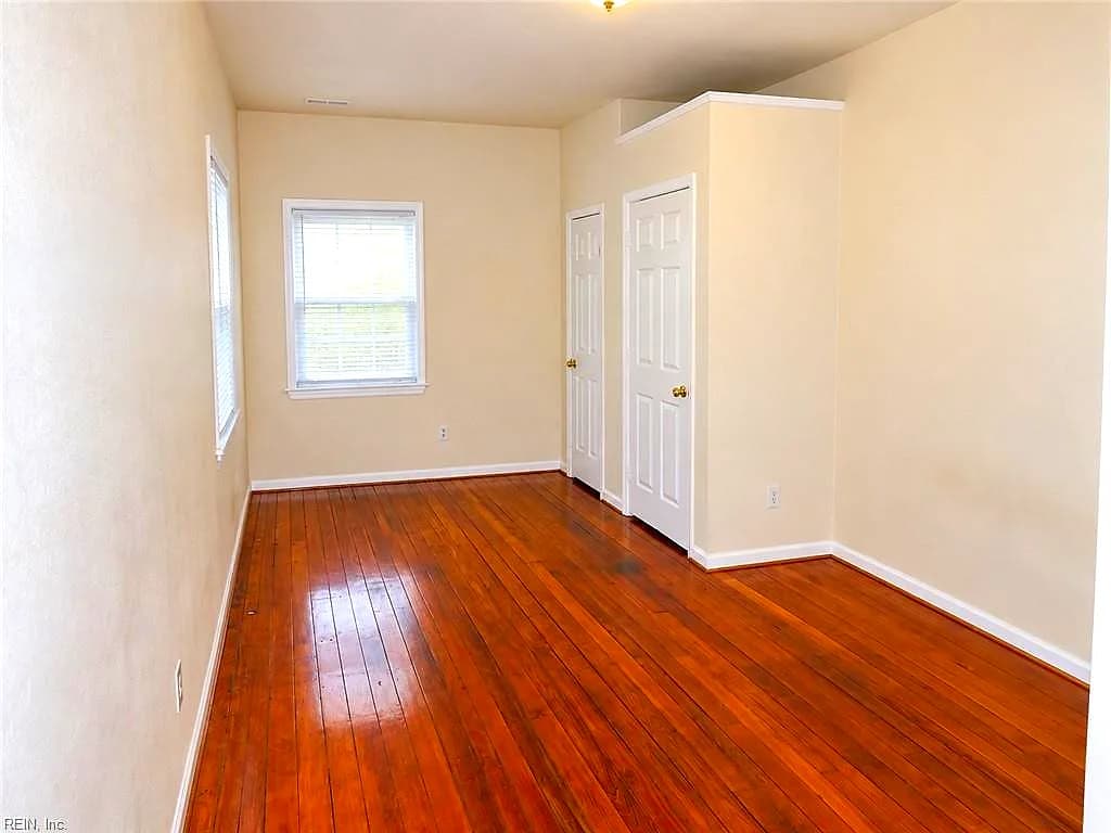 327 W 30th ST, NORFOLK VA 23508 - Photo 5