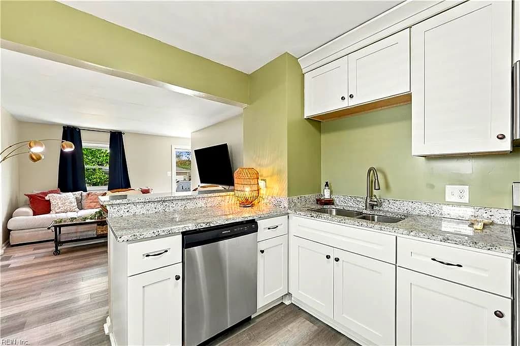 8449 Radnor RD, NORFOLK VA 23503 thumb 12