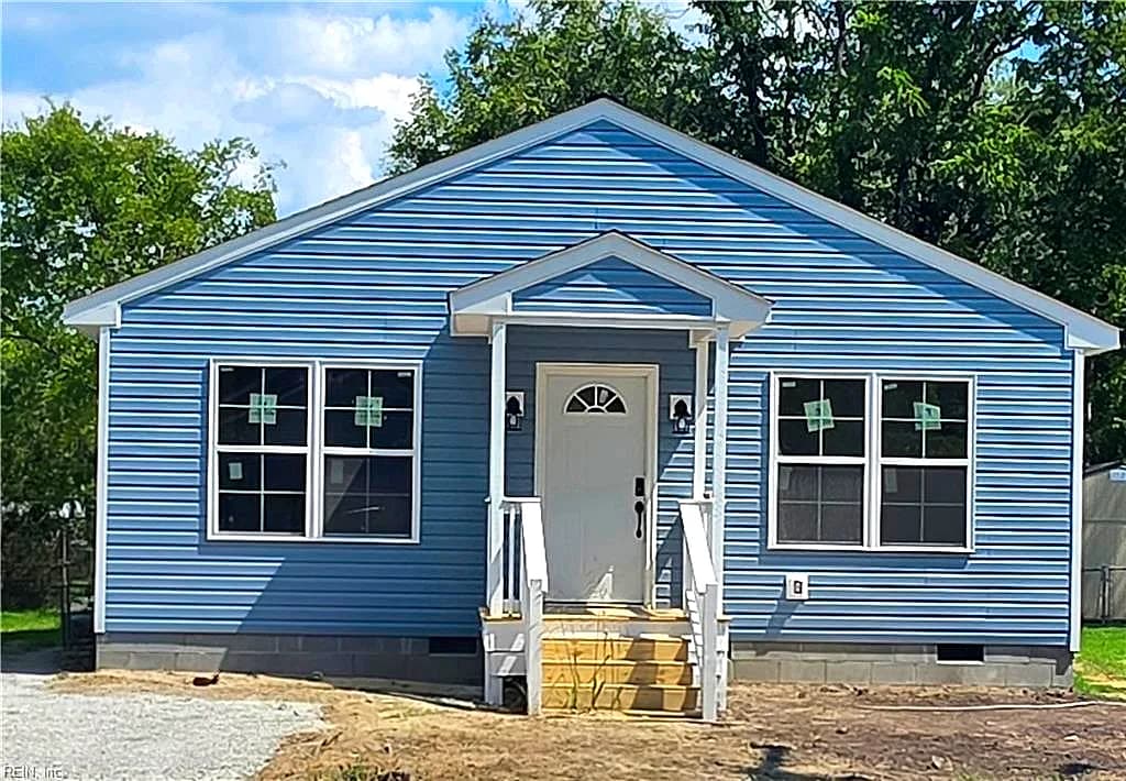 728 Halifax ST, EMPORIA VA 23847 - Photo 2
