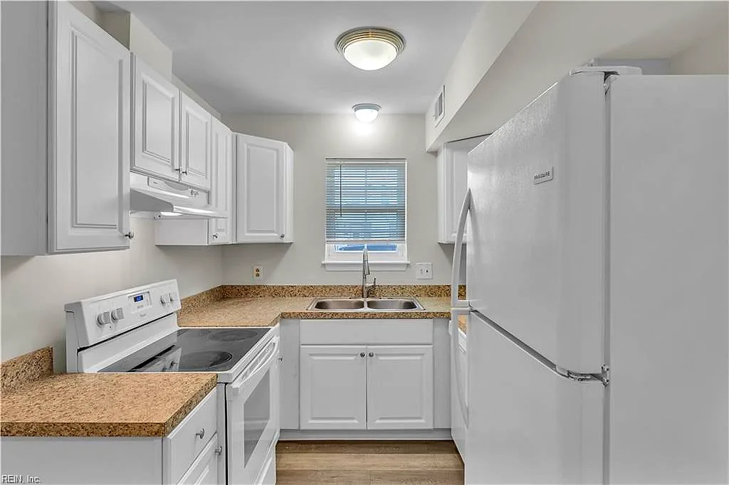702 Wolftrap LN, VIRGINIA BEACH VA 23462 thumb 7