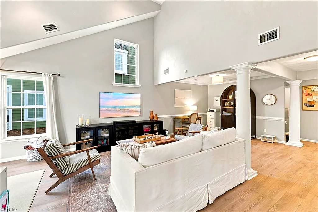 5617 Memorial DR, VIRGINIA BEACH VA 23455 - Photo 3