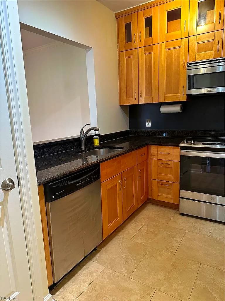 300 Yarmouth ST #327, NORFOLK VA 23510 thumb 12
