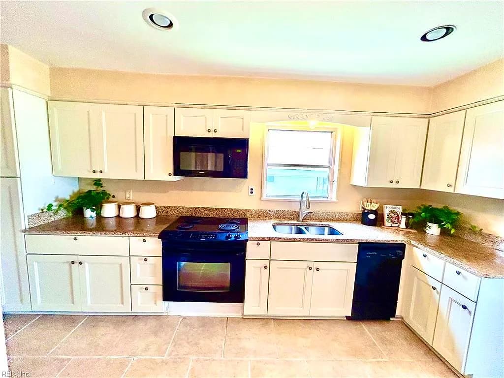 916 Redstart AVE, CHESAPEAKE VA 23324 thumb 11