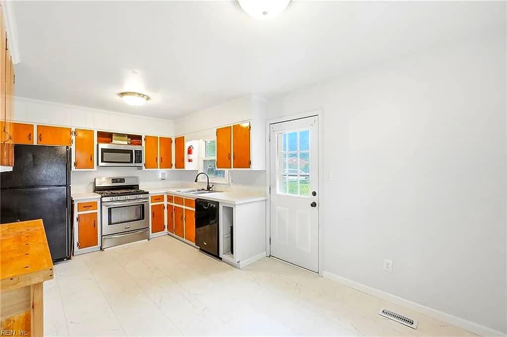 793 Fawn LN, NEWPORT NEWS VA 23602 thumb 7