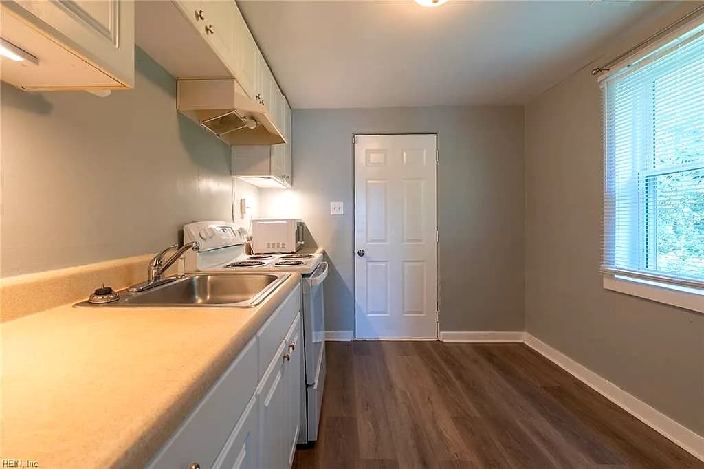 1841A Riddle AVE, VIRGINIA BEACH VA 23454 - Photo 4