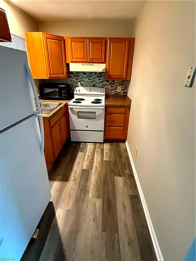 13 Hedge LN #G, PORTSMOUTH VA 23701 thumb 6