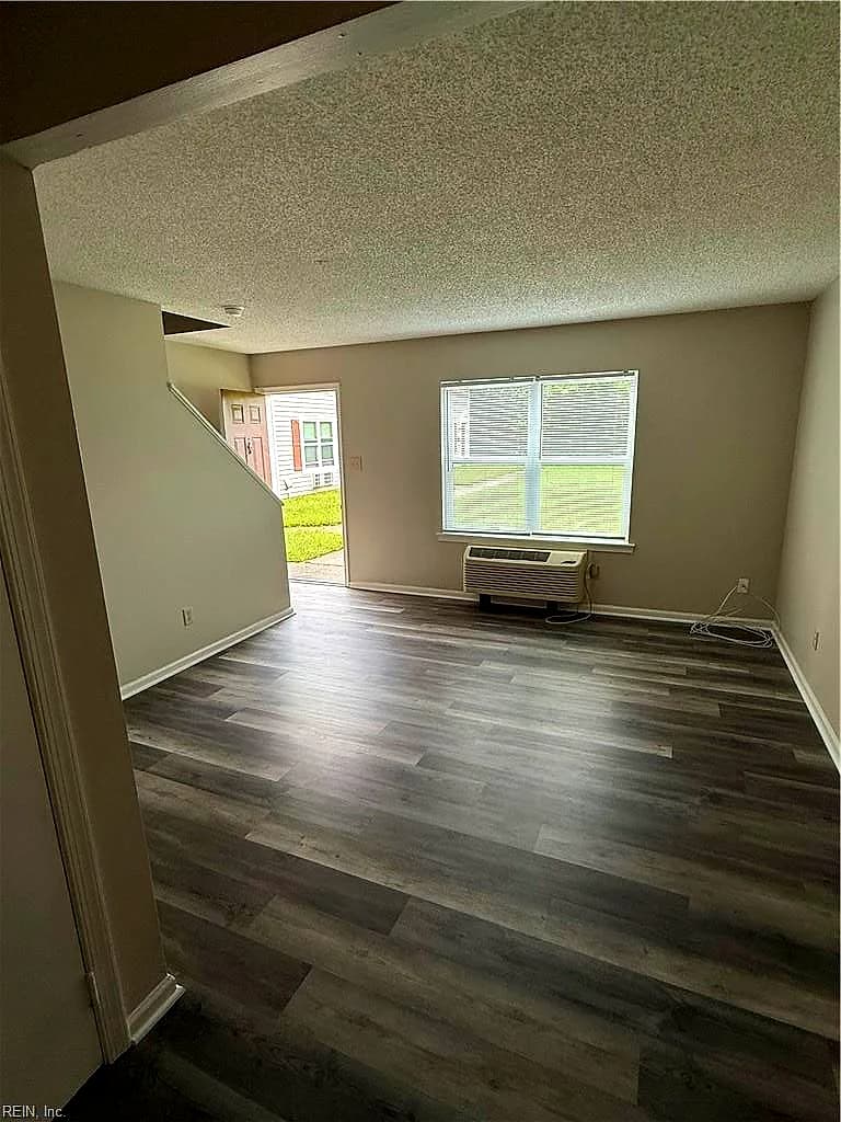 13 Hedge LN #G, PORTSMOUTH VA 23701 thumb 7