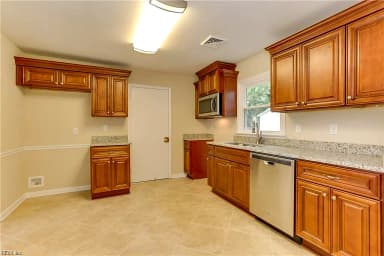 925 South AVE, NEWPORT NEWS VA 23605 thumb 4