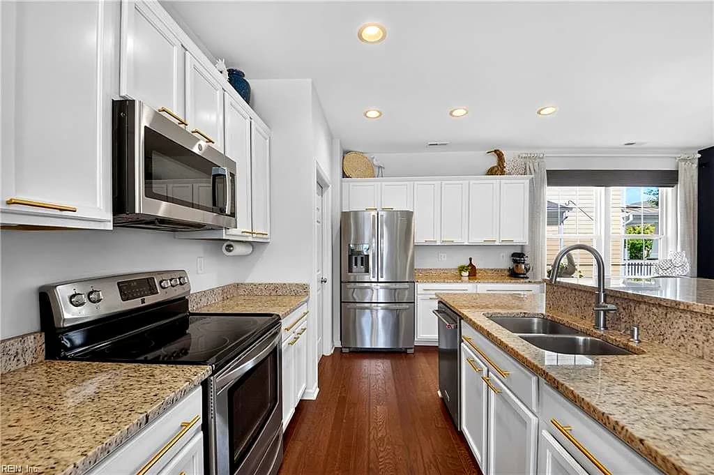604 Colonel Byrd ST, CHESAPEAKE VA 23323 thumb 10