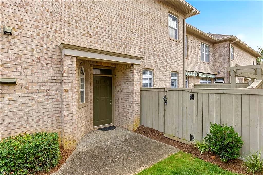 1115 Chancellor Walk CT, VIRGINIA BEACH VA 23454 - Photo 3