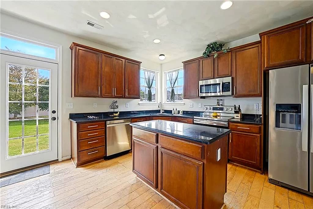 1221 Rosebud LN, CHESAPEAKE VA 23322 thumb 12