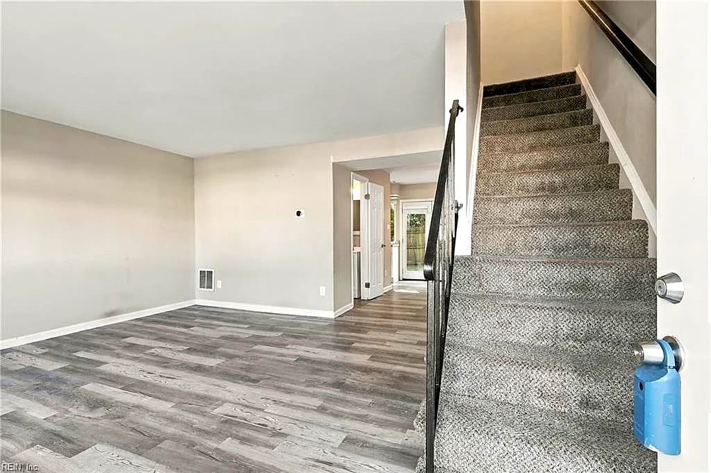 1309 Green Cedar LN, VIRGINIA BEACH VA 23453 - Photo 4