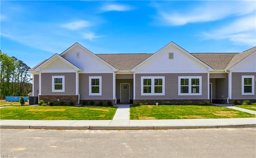 1501 Regal RD #C, SUFFOLK VA 23434 - Photo 2