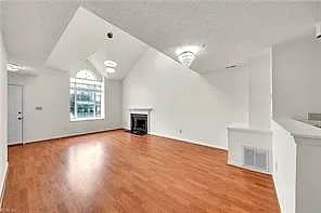 379 Lees Mill DR, NEWPORT NEWS VA 23608 thumb 10