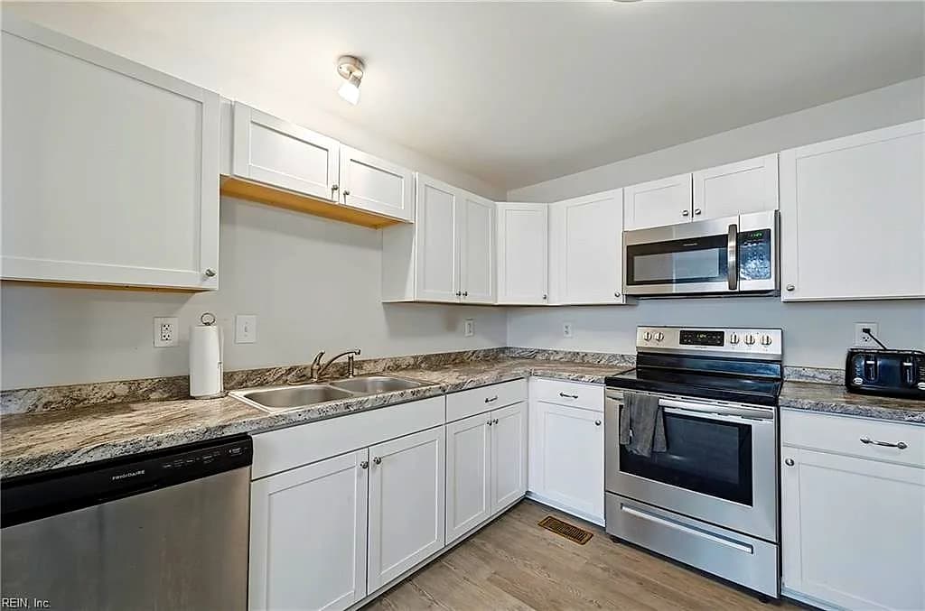 110 BAYHAVEN DR, HAMPTON VA 23666 thumb 11