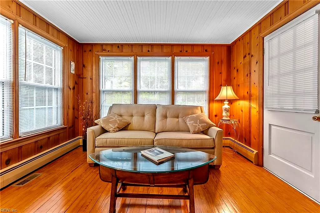 21 Main ST, WACHAPREAGUE VA 23480 thumb 12
