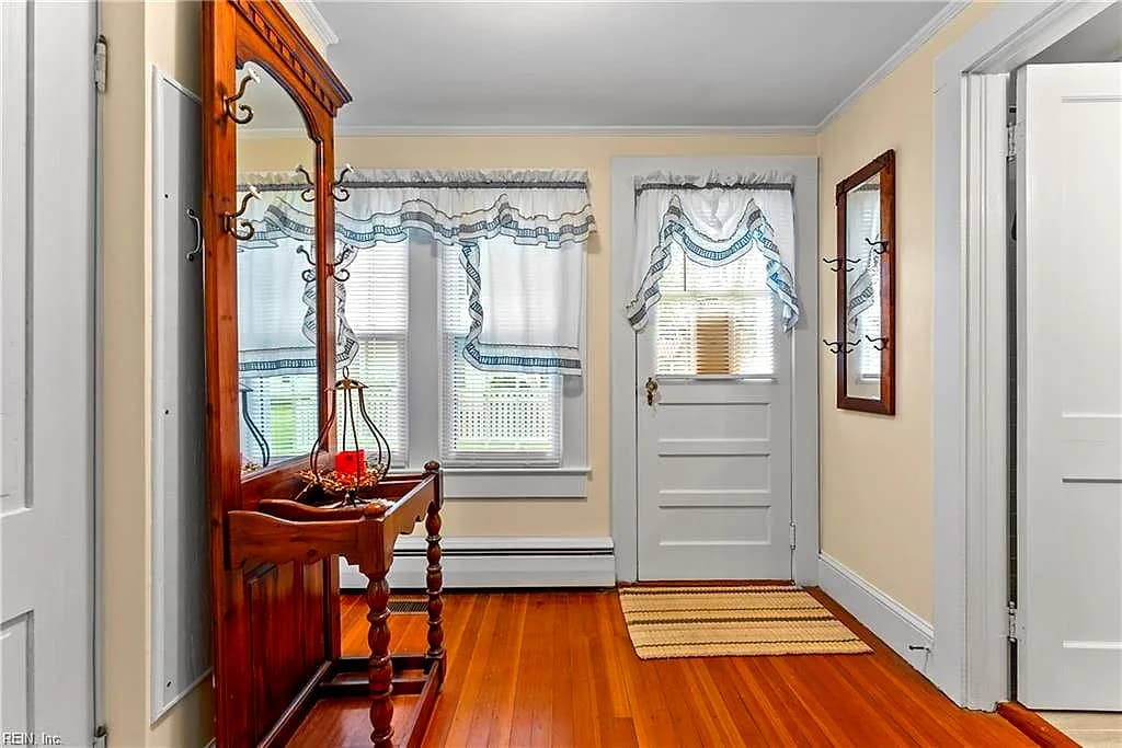 21 Main ST, WACHAPREAGUE VA 23480 thumb 6
