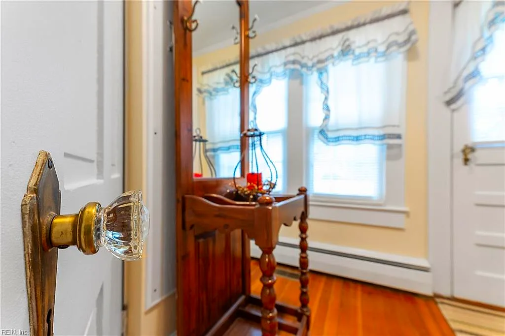 21 Main ST, WACHAPREAGUE VA 23480 thumb 7