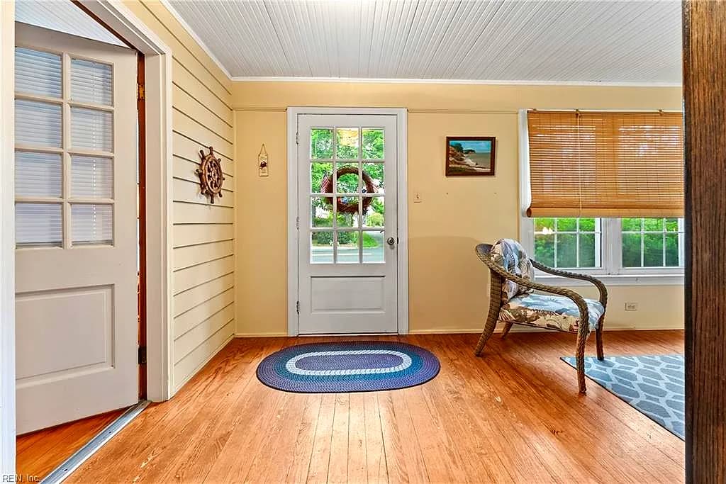 21 Main ST, WACHAPREAGUE VA 23480 thumb 8