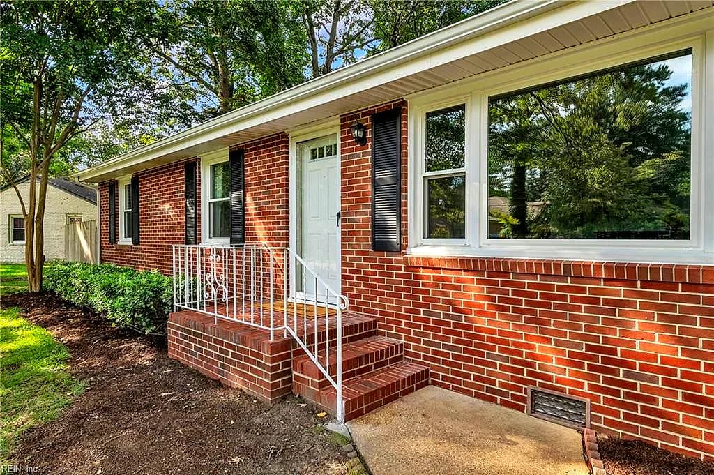 4216 Genoa CRES, CHESAPEAKE VA 23321 - Photo 5
