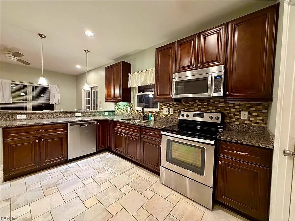7801 Doris DR, NORFOLK VA 23505 thumb 10