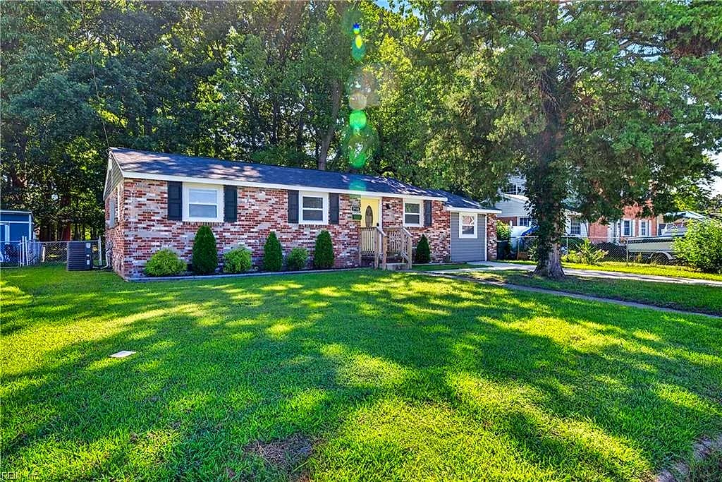 1936 Beall DR, HAMPTON VA 23663 - Photo 3